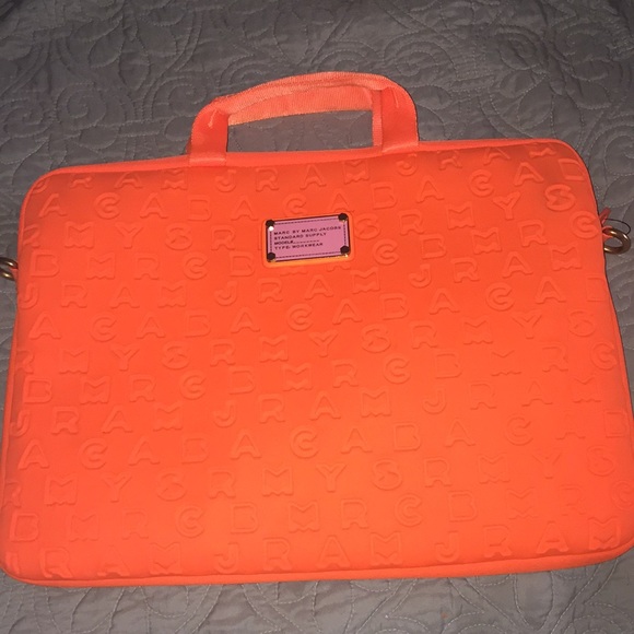 Marc By Marc Jacobs Handbags - 💟Marc Jacobs Laptop Case